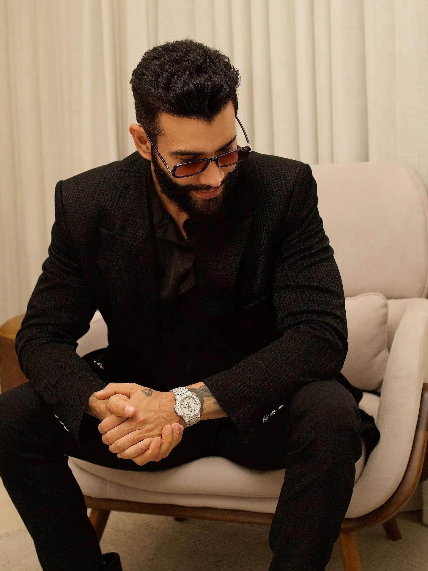 Gusttavo Lima exibiu o relógio de luxo em imagem publicada nas redes sociais