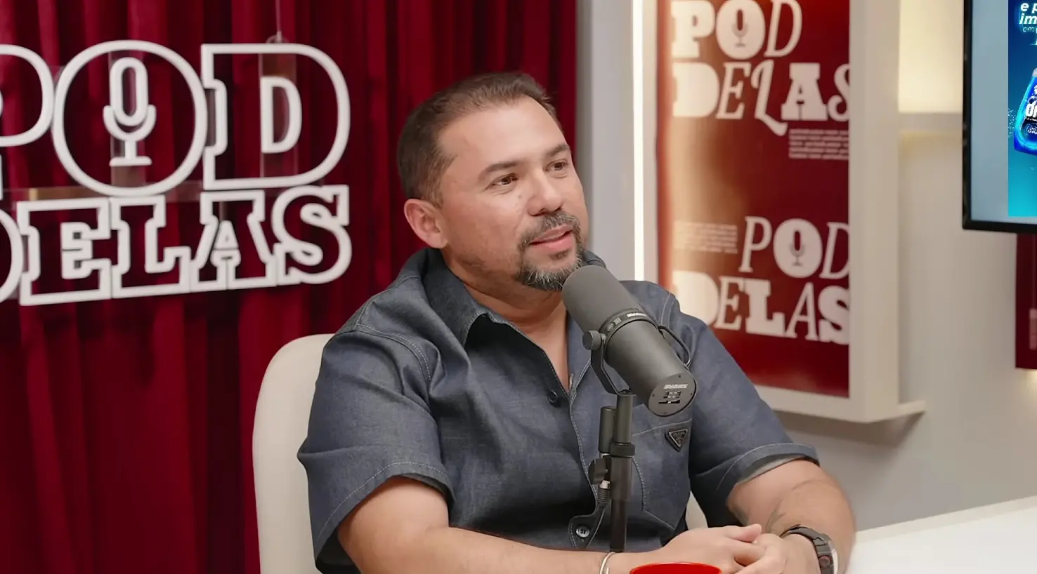 Xand Avião em estúdio do PodDelas.