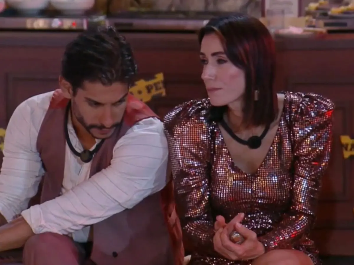 Michelle mais uma vez protagonizou um momento de quase romance com Shia.