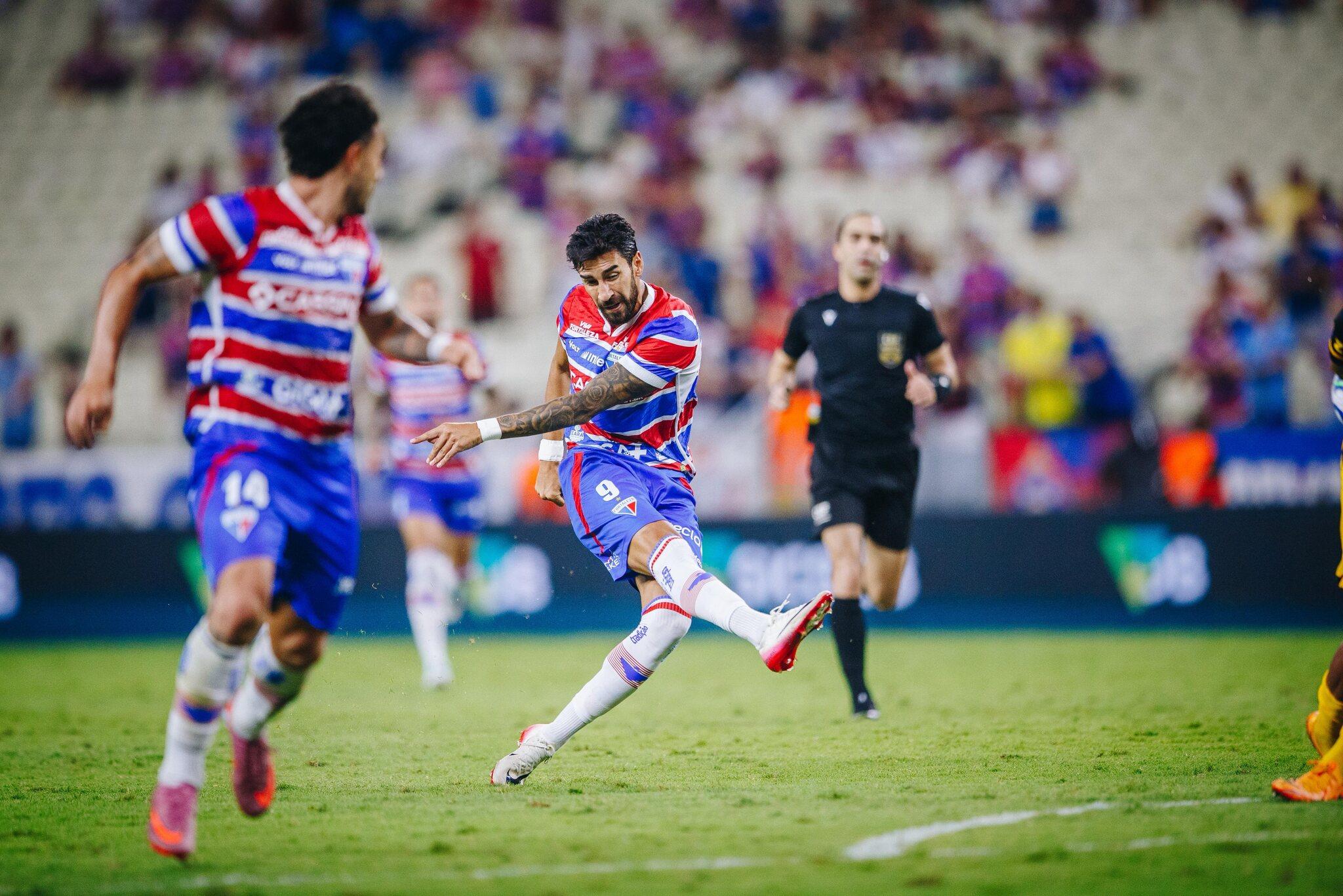 Foto de Lucero está 22 partidas sem marcar