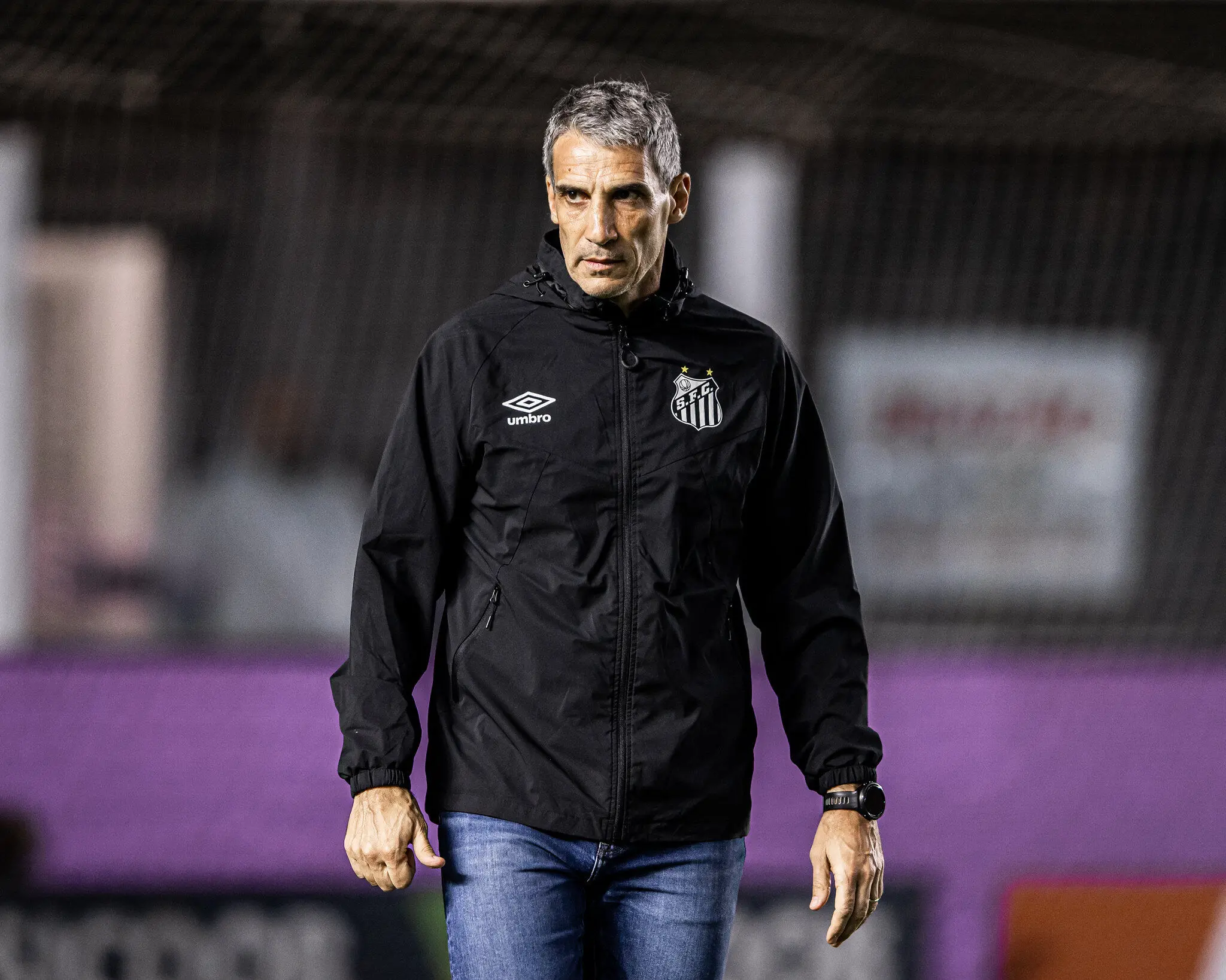 Foto de Vojvoda, técnico do Santos