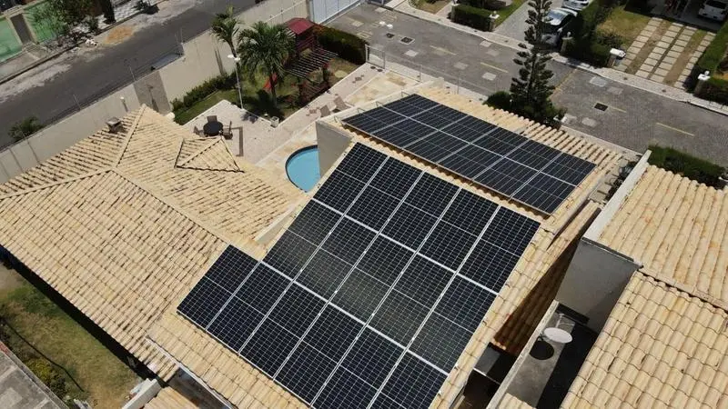 Geração de energia solar em casas em Fortaleza