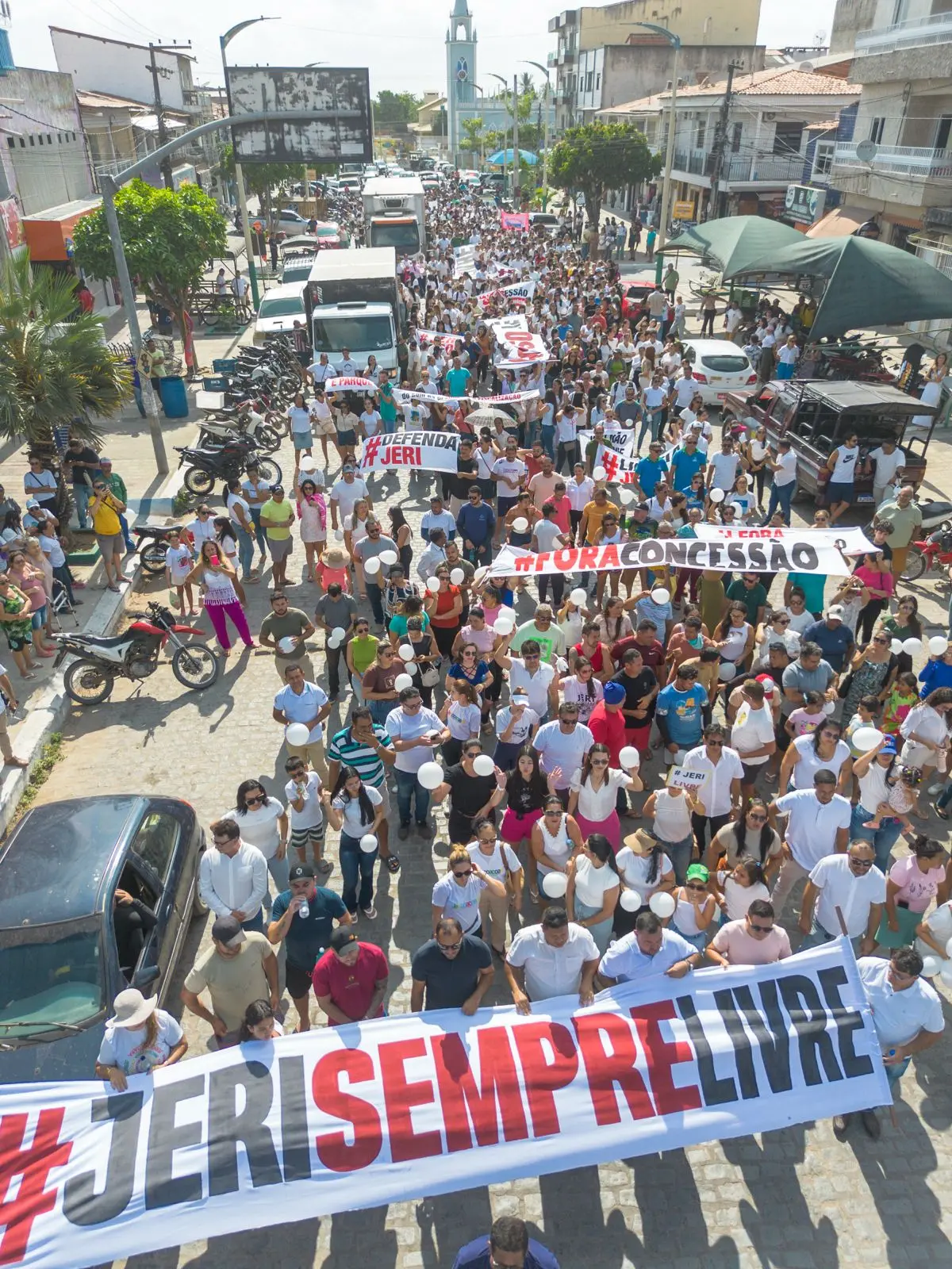 Comunidade protesta contra a cobrança de ingresso para acesso à Vila de Jericoacoara.