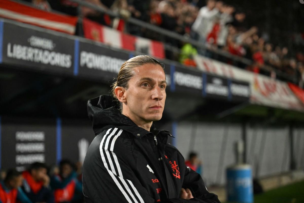 Filipe Luís em ação no comando do Fortaleza