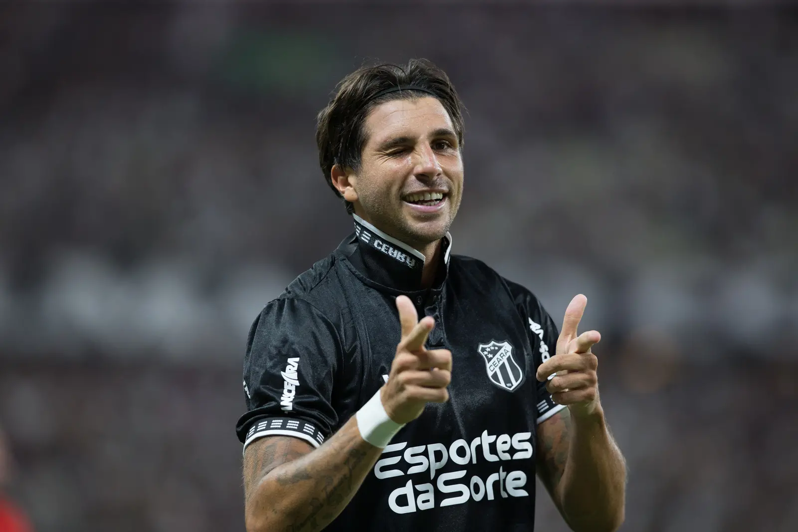 Lucas Mugni comemora gol pelo Ceará