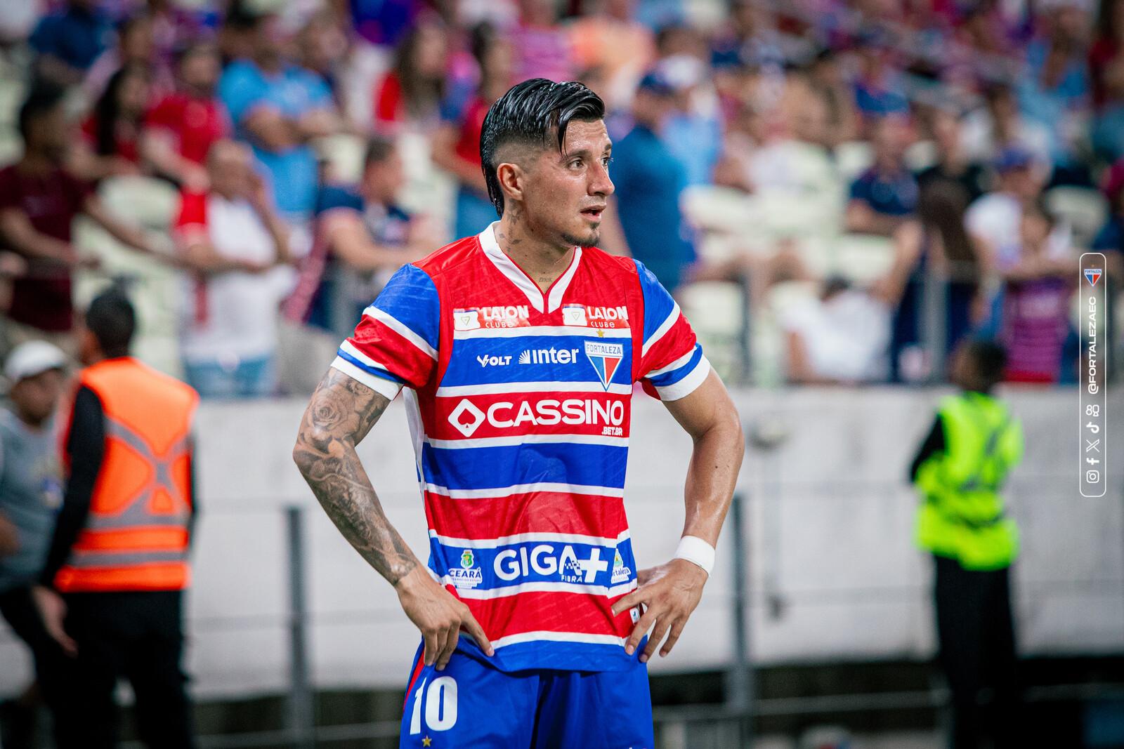 Guzmán em ação pelo Fortaleza