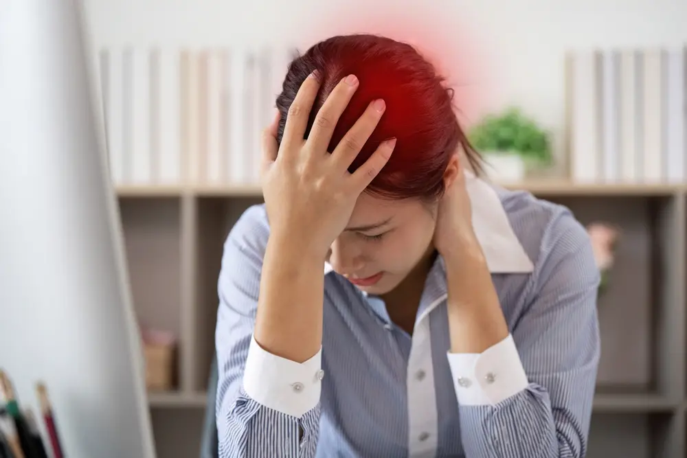 Paciente apresentou infecção viral, como febre, erupção cutânea e dores articulares.