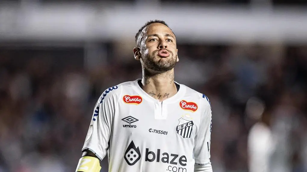Foto de Neymar em ação pelo Santos