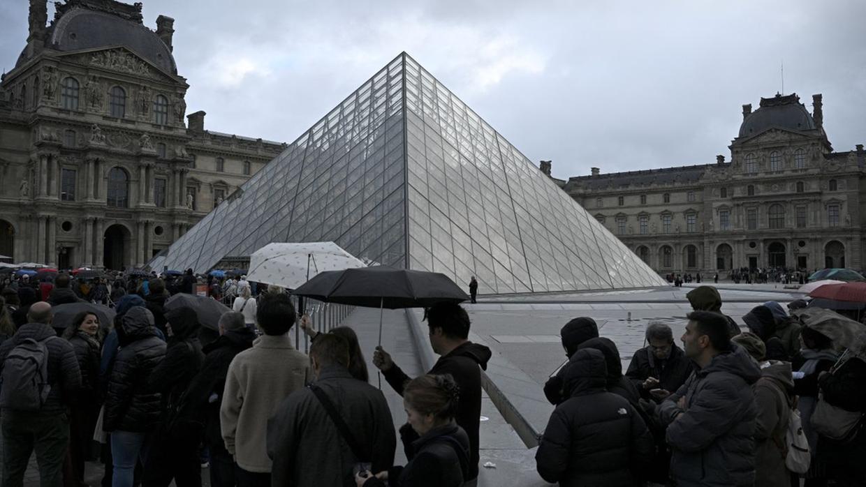 Museu chegou a ser fechado após roubo no último domingo (19), mas já foi reaberto.