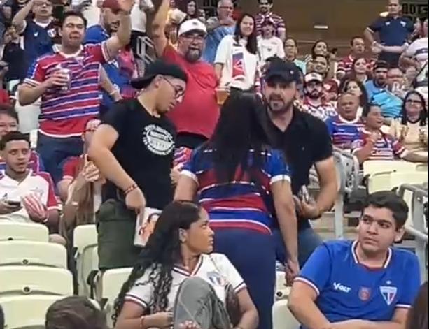 Foto de torcedora do Fortaleza que hostilizou homem torcedor do Flamengo no Castelão