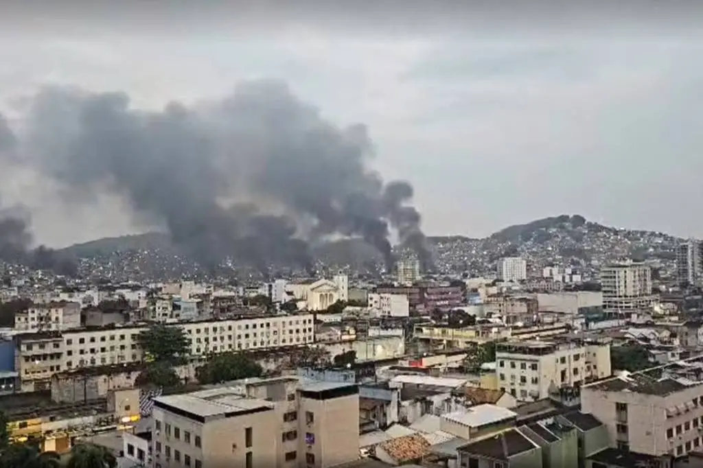 Imagem de operação das Polícias Civil e Militar do Rio de Janeiro.