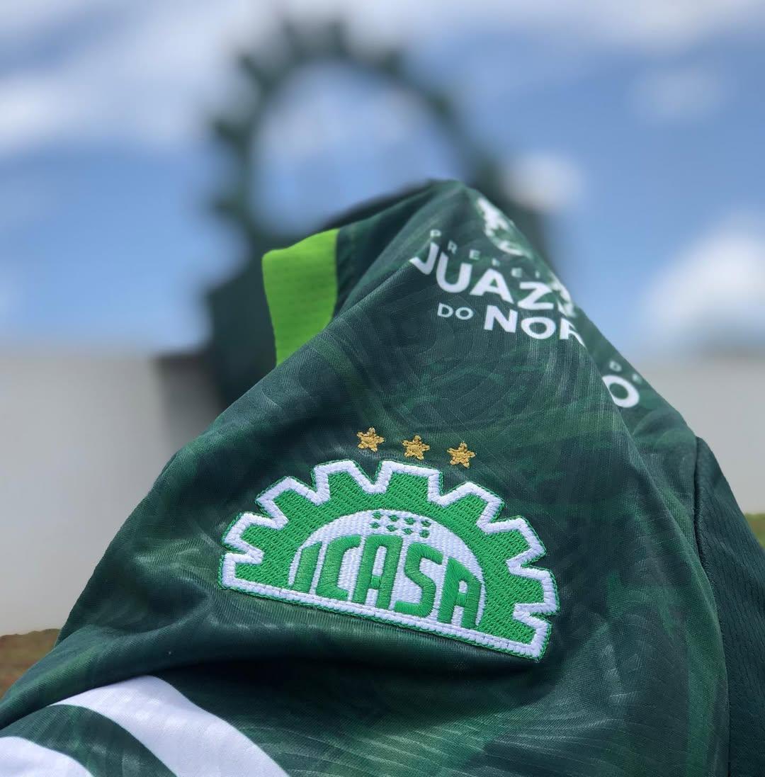 Camisa com escudo do Icasa