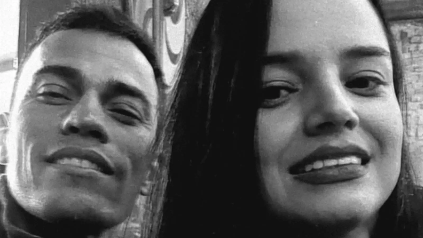 Imagem mostra selfie do 3º sargento do Bope Heber Carvalho da Fonseca, morto em megaoperação no Rio de Janeiro, sorrindo ao lado da esposa, a gerente de vendas Jéssica Araújo.