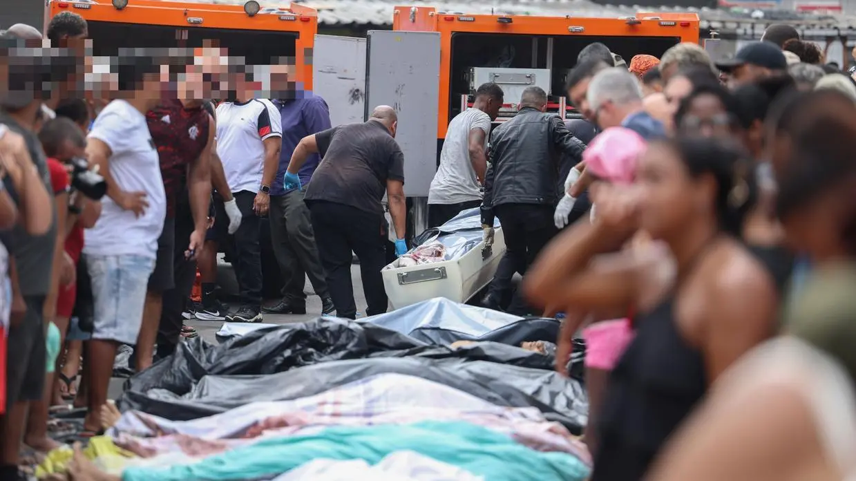 Imagem dos corpos após operação no Rio de Janeiro. Imagem usada em matéria sobre força-tarefa criada pelo IML para perícia dos mortos.