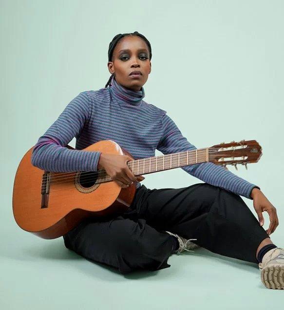 Cantora apresenta novo show na capital cearense.