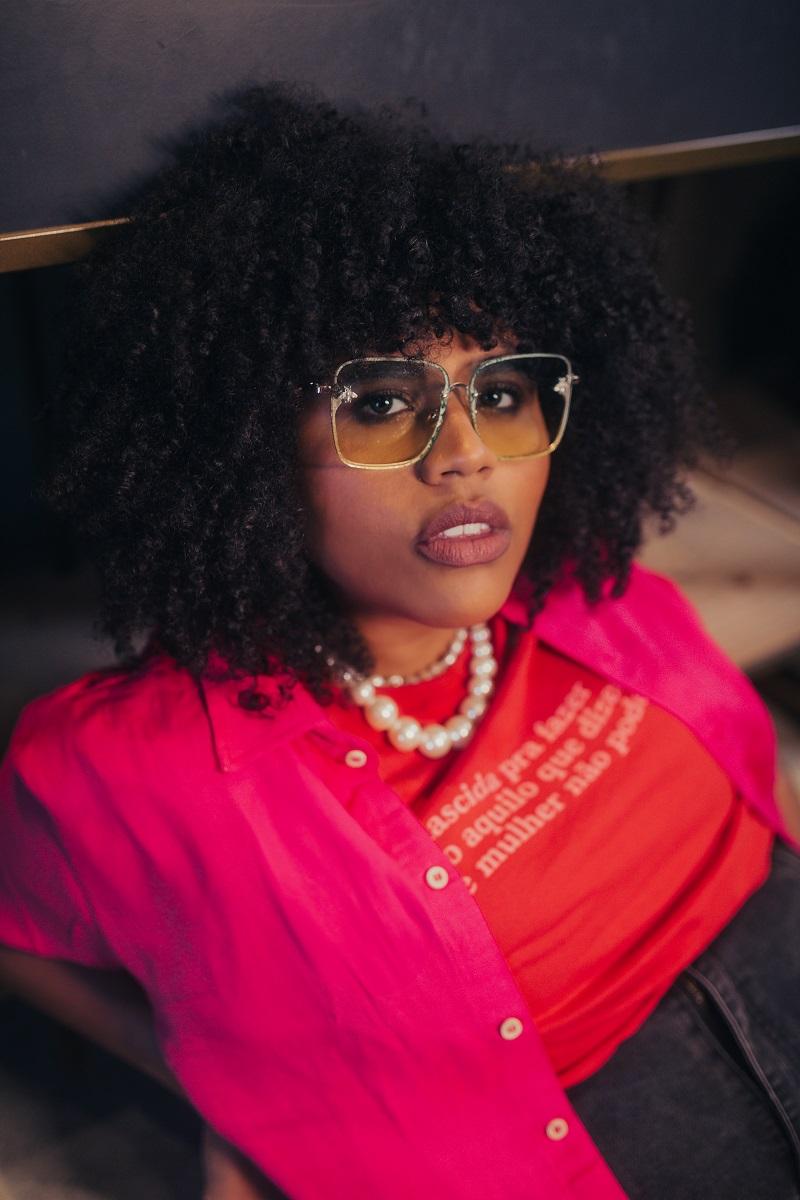 Cantora se apresenta em evento em parceria com o Sesc