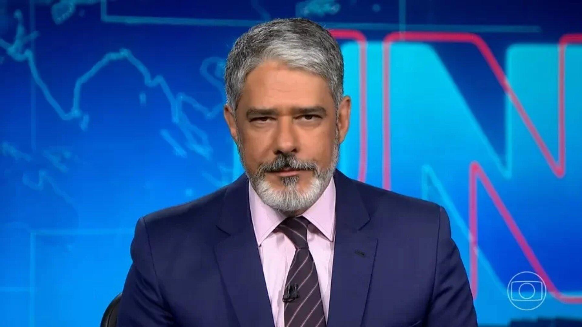 William Bonner na bancada do Jornal Nacional, da TV Globo.