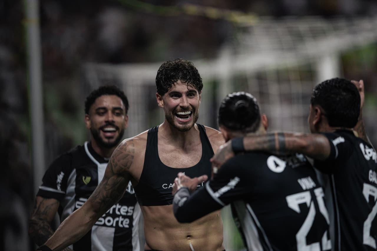 Atletas do Ceará comemoram vitória