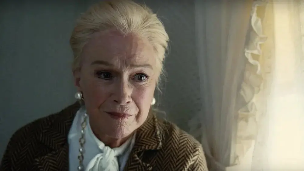Diane Ladd em cena do filme Joy - O Nome do Sucesso.