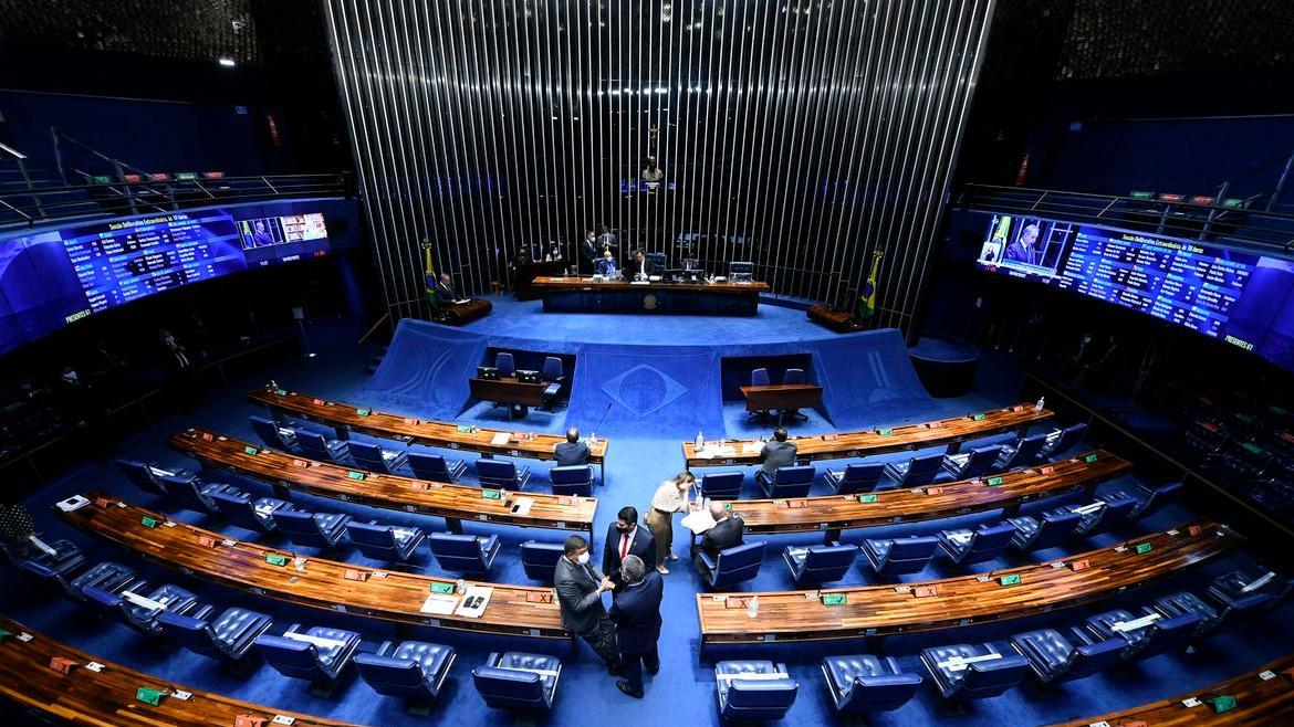 Imagem do plenário do Senado ilustra matéria sobre votação do PL que aumenta a isenção do Imposto de Renda.