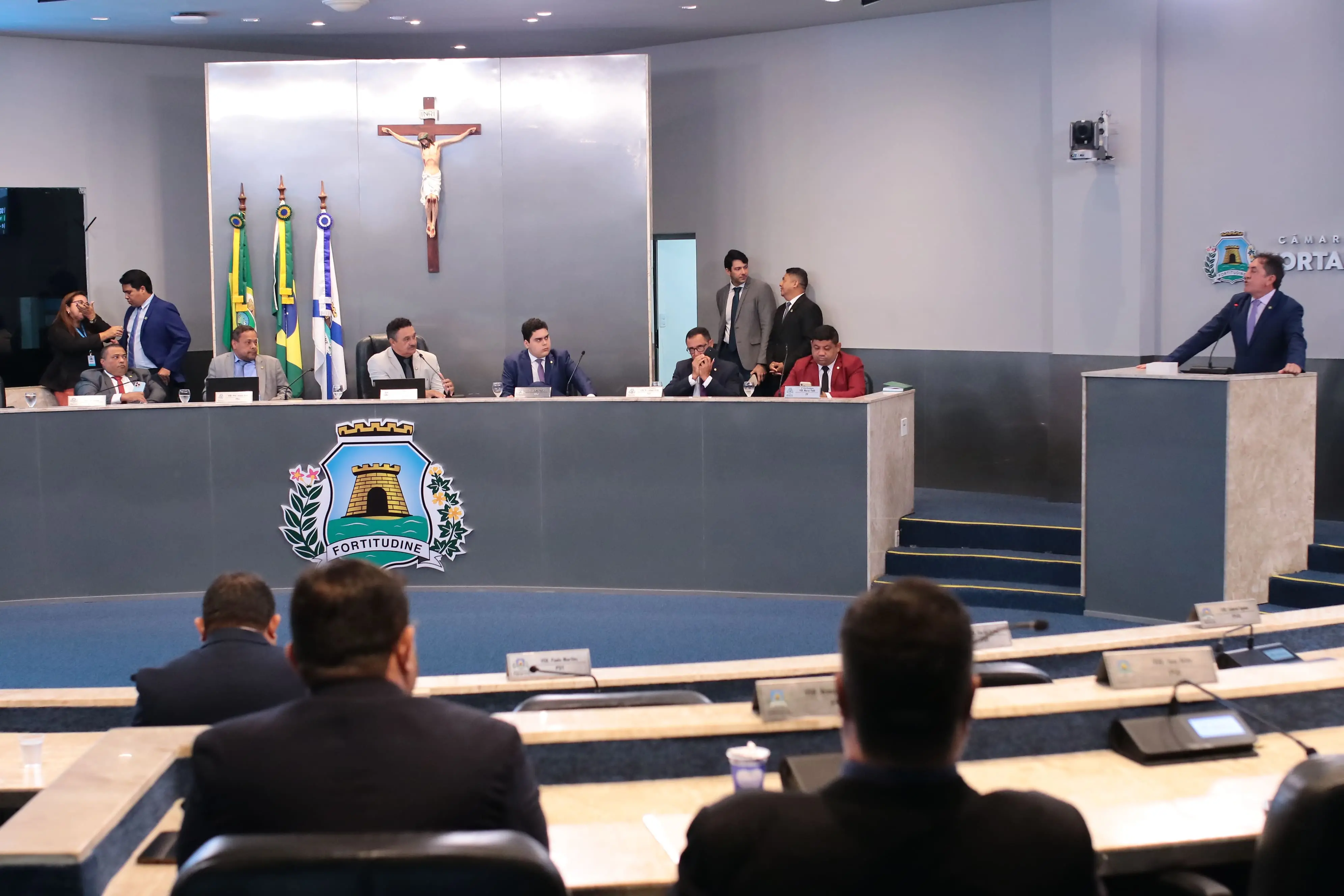 Foto do Plenário Fausto Arruda, da Câmara Municipal de Fortaleza.