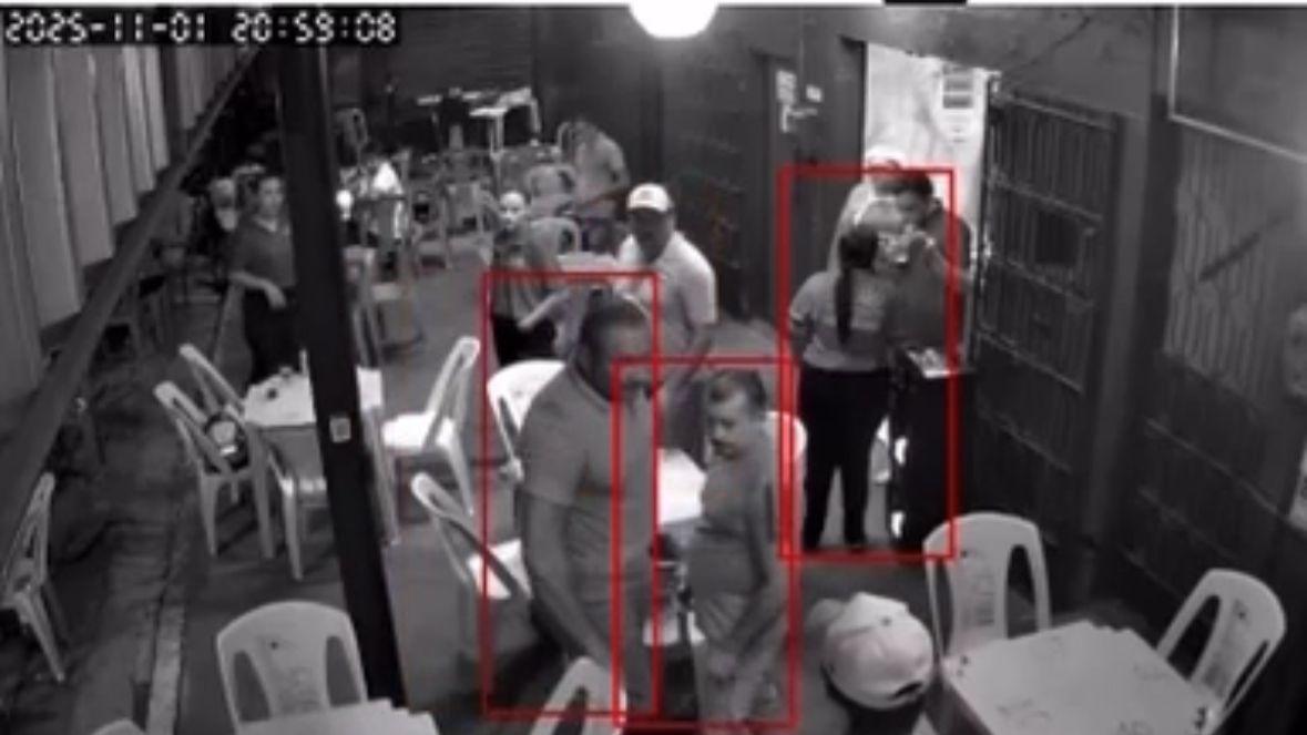 imagem da camera de seguranca do bar onde aconteceu a discussao entre o guarda e o motorista.