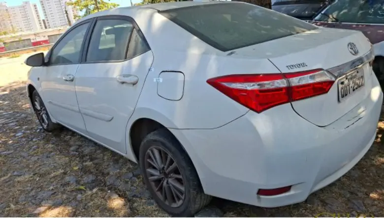 Imagem de veículos ilustra matéria sobre leilão da AMC.