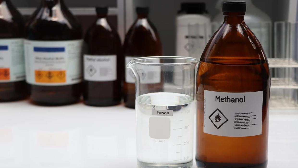Frasco de metanol.