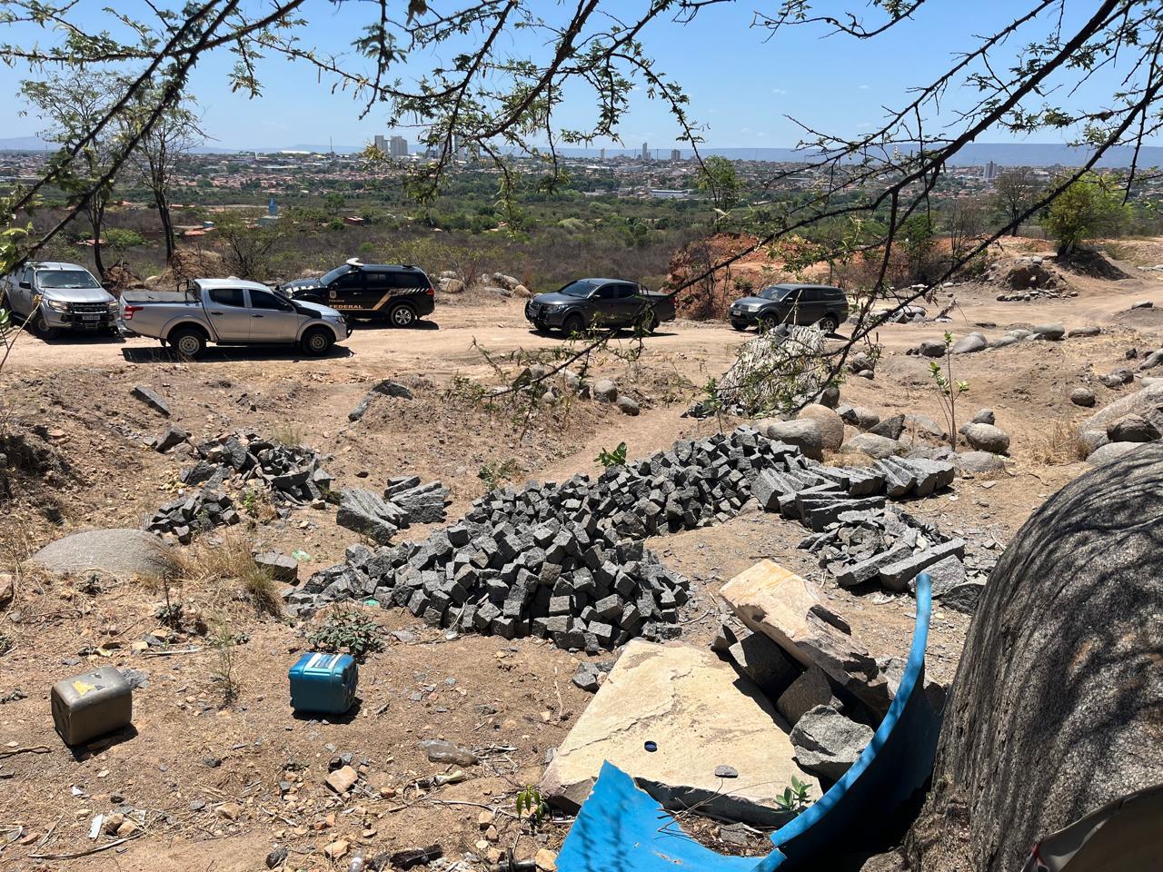 Pedreira na localidade de Salgadinho em Juazeiro do Norte.