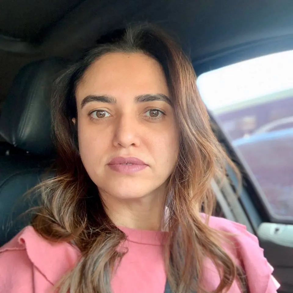 Kelvia Carneiro é administradora