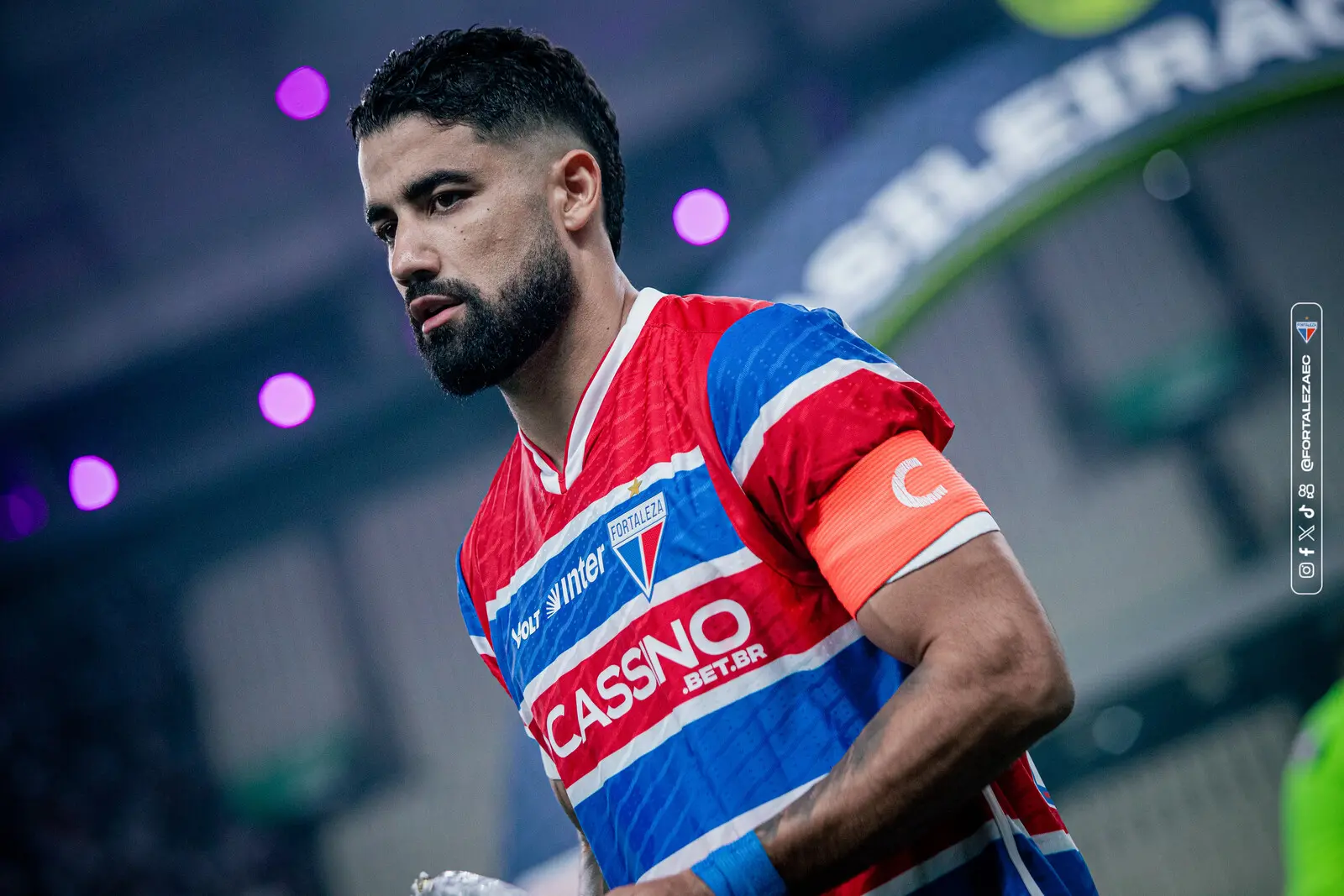 Brítez em ação pelo Fortaleza