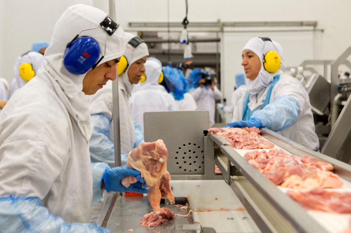 Foto de fábrica de processamento de carne da JBS, companhia brasileira que atua nos Estados Unidos.