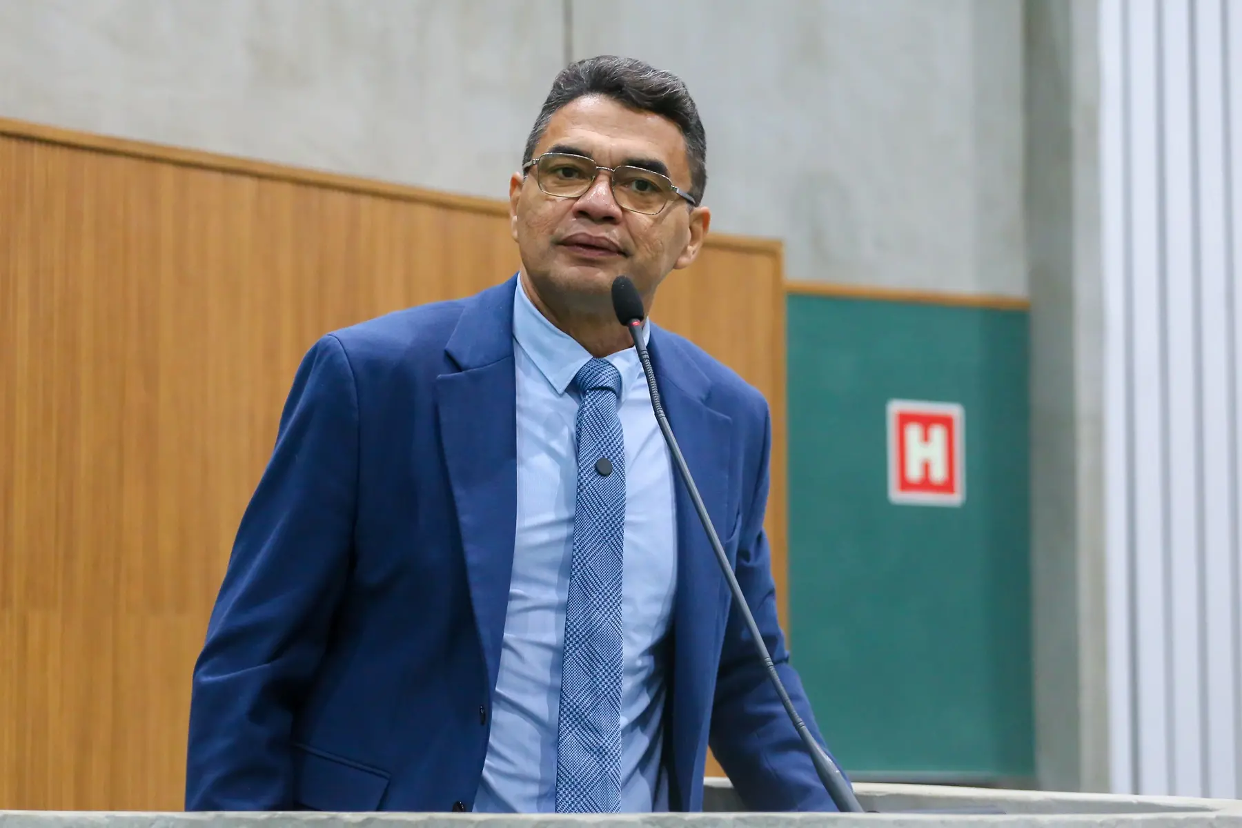 Imagem da notícia Sargento Reginauro assume cadeira no Senado após licença de Eduardo Girão
