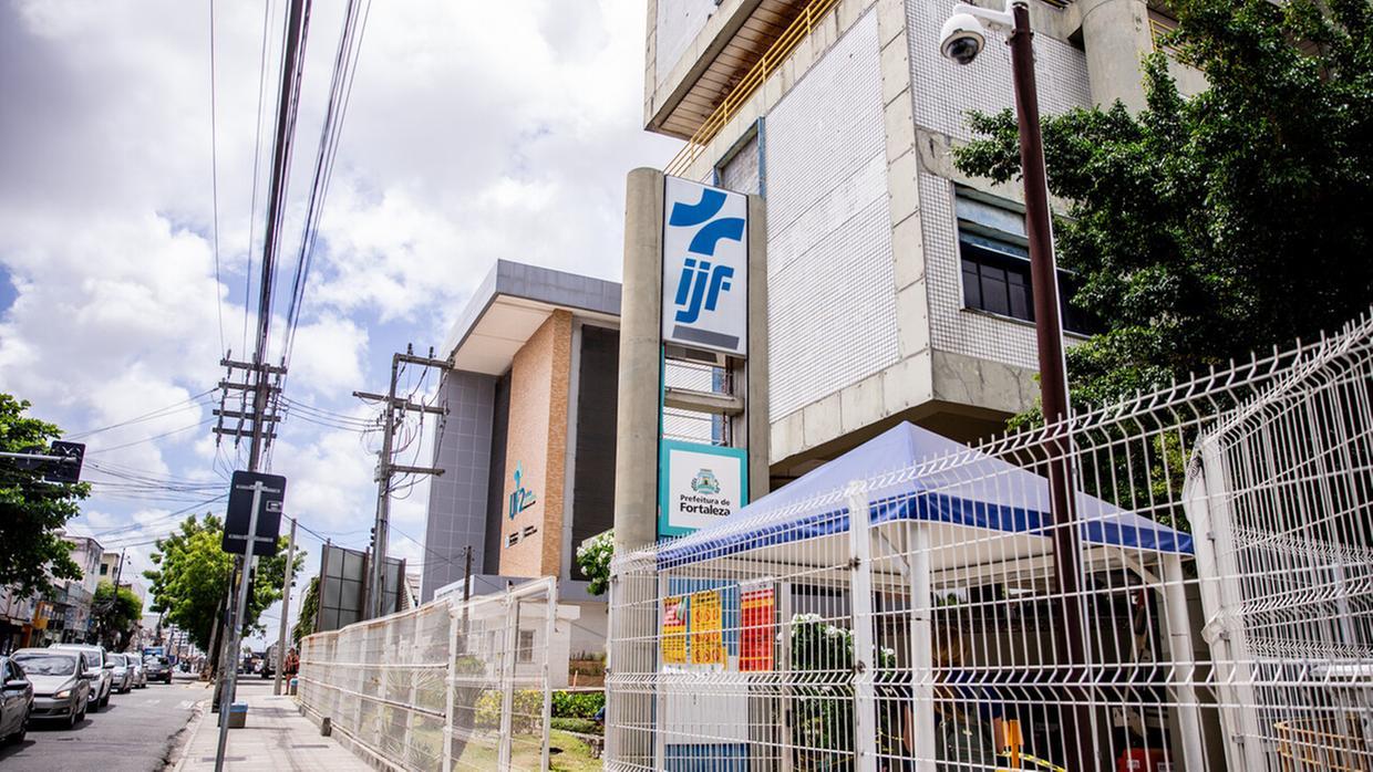 Fachada do Instituto Doutor José Frota.