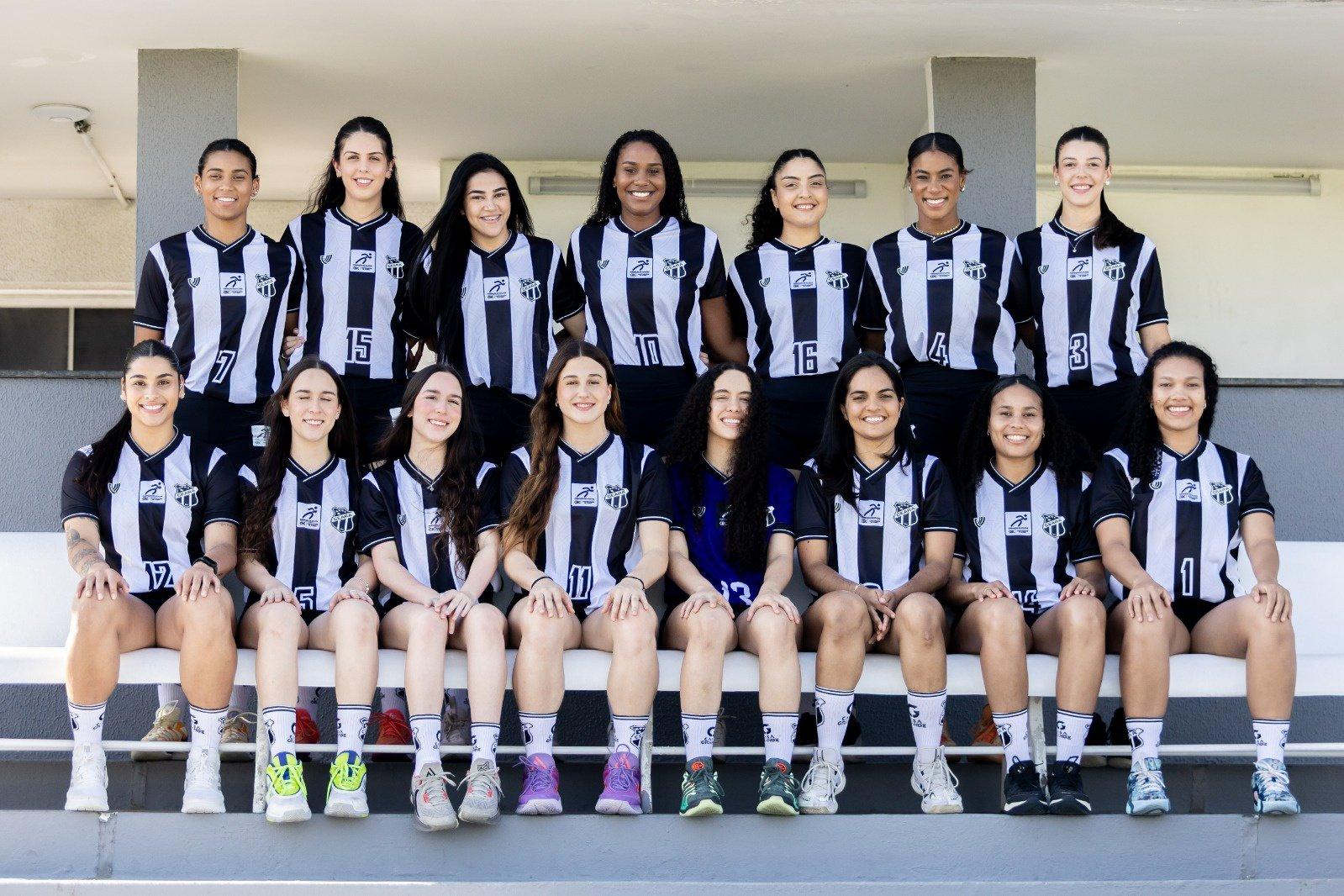 imagem mostra jogadoras