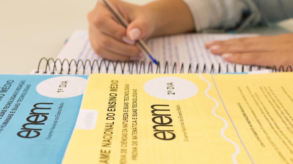 Cadernos do Enem.