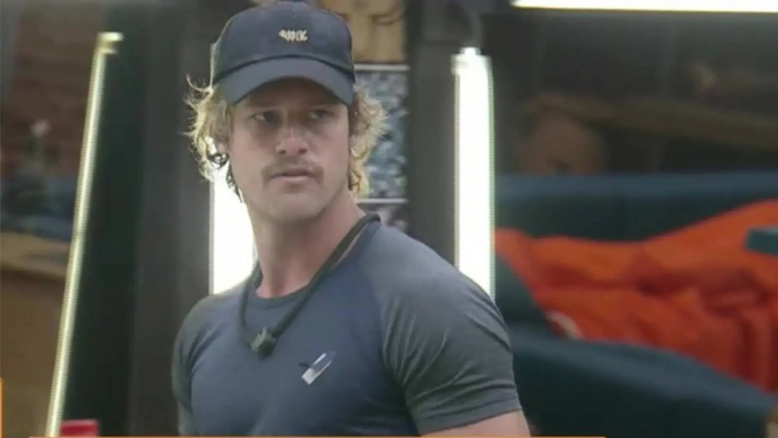 Imagem mostra o modelo Matheus Martins, peão eliminado na oitava roça do reality show A Fazenda 17.