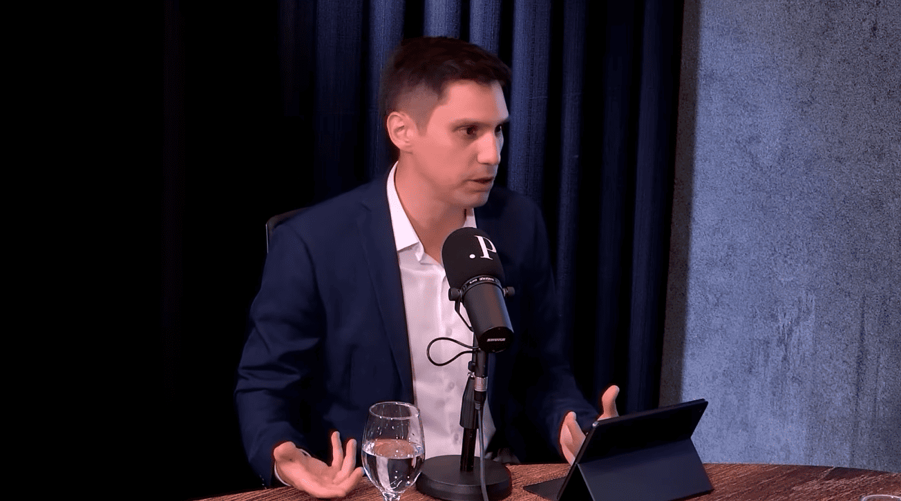 Foto de Pedro Barbosa, do Instituto Opnus, em entrevista na Live PontoPoder.
