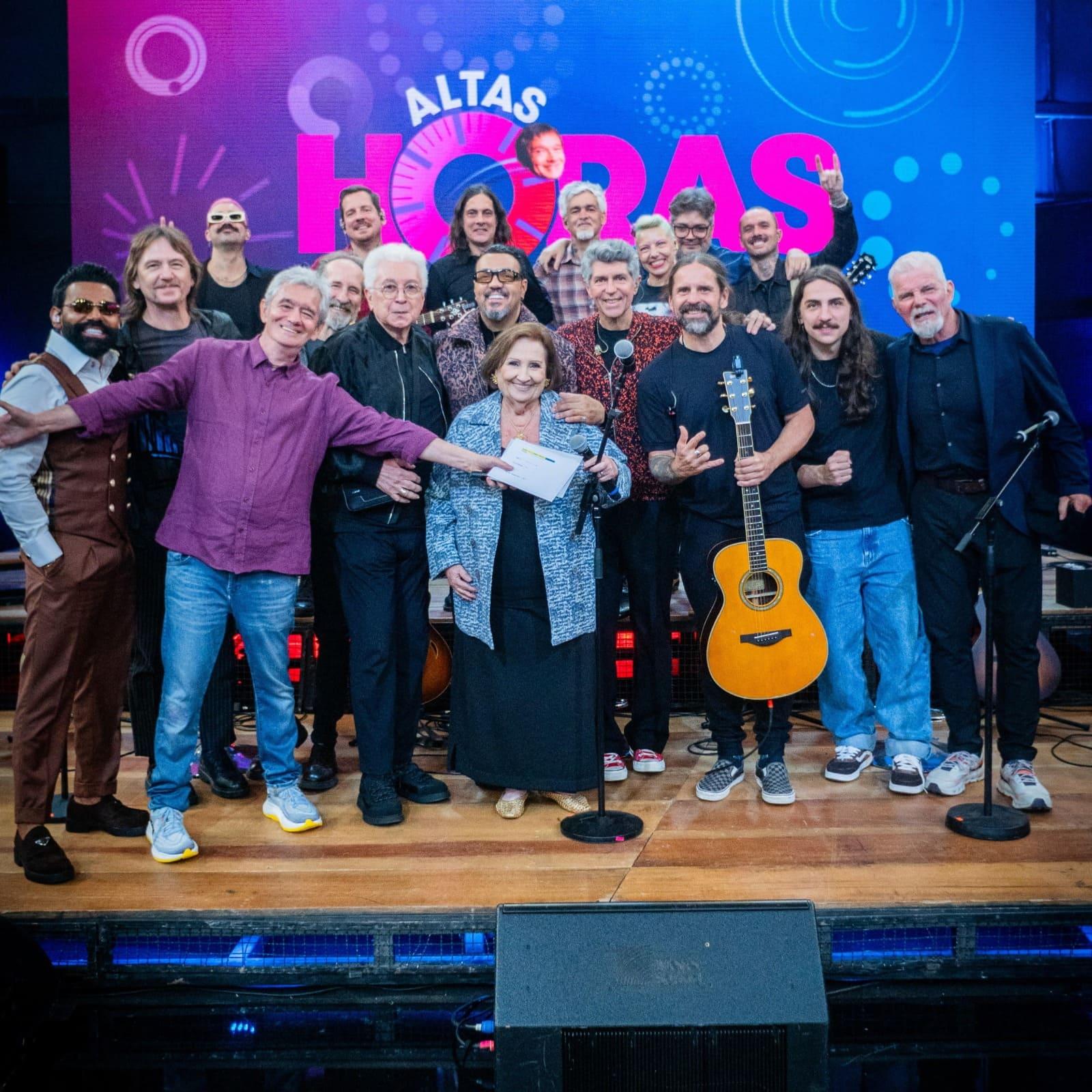 Convidados do Altas Horas posam para fotos