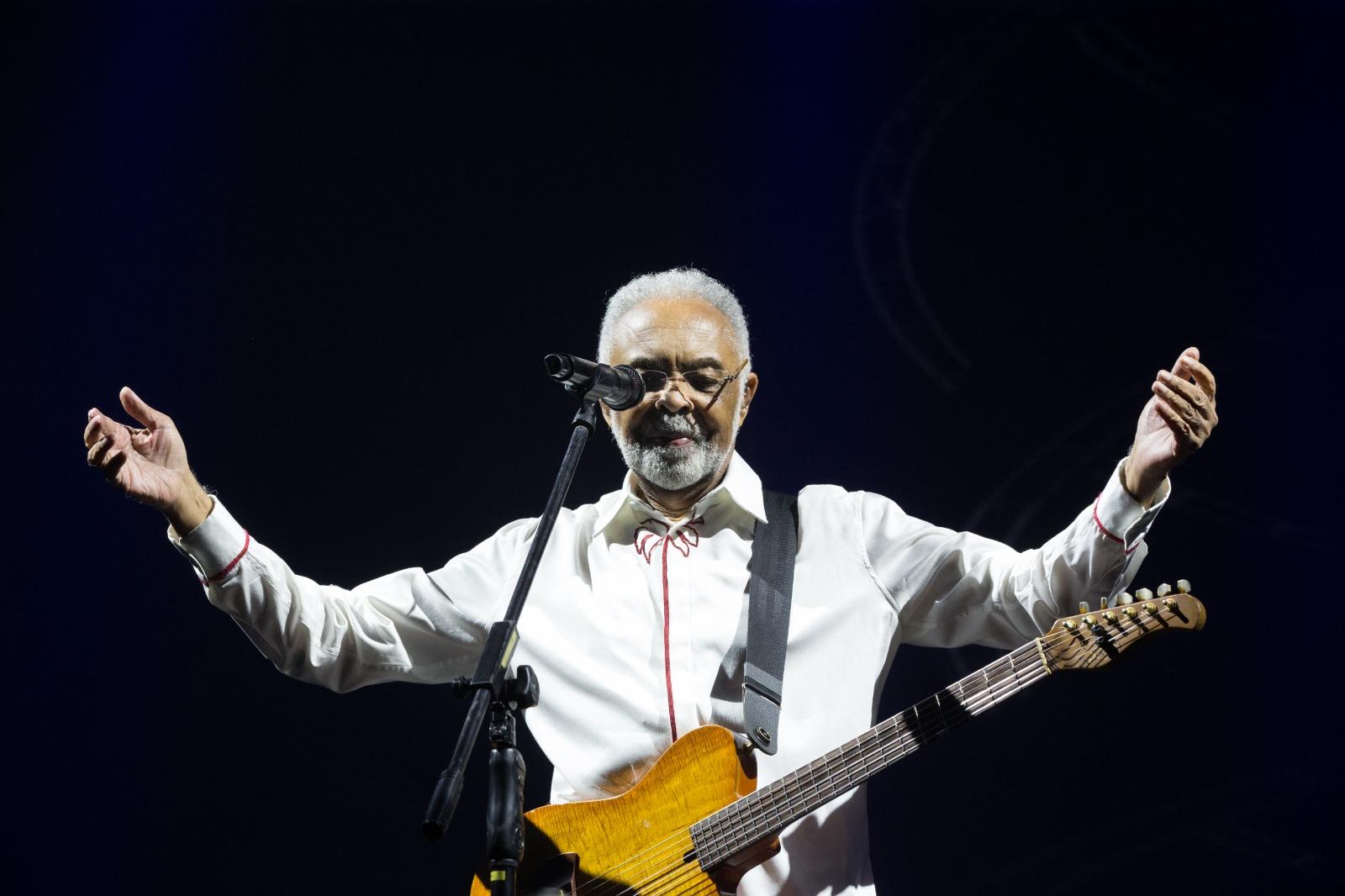 Gil se despede dos palcos oficialmente em março de 2026.