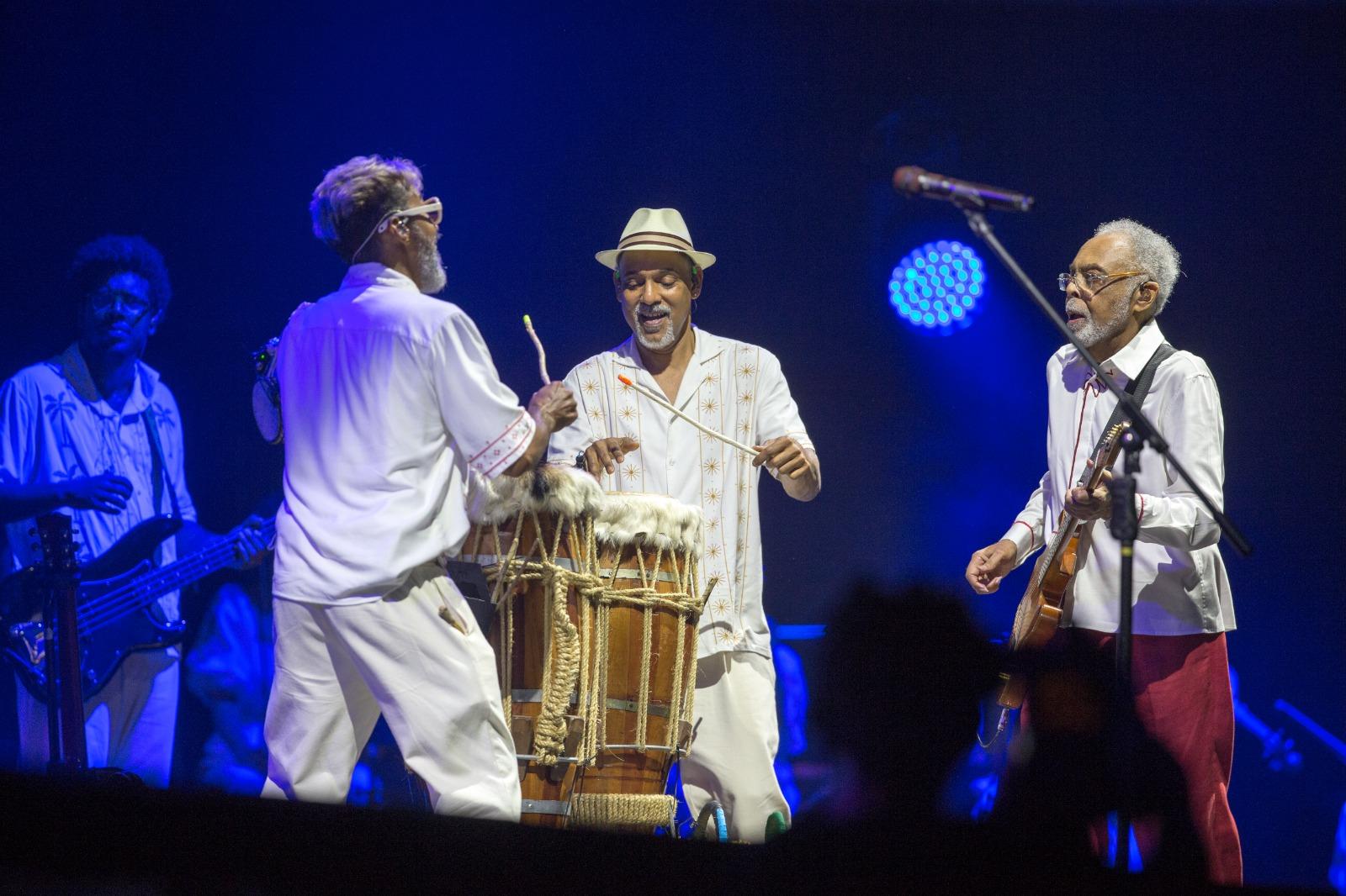 Alinhamento entre cantor e banda engrandeceu espetáculo.