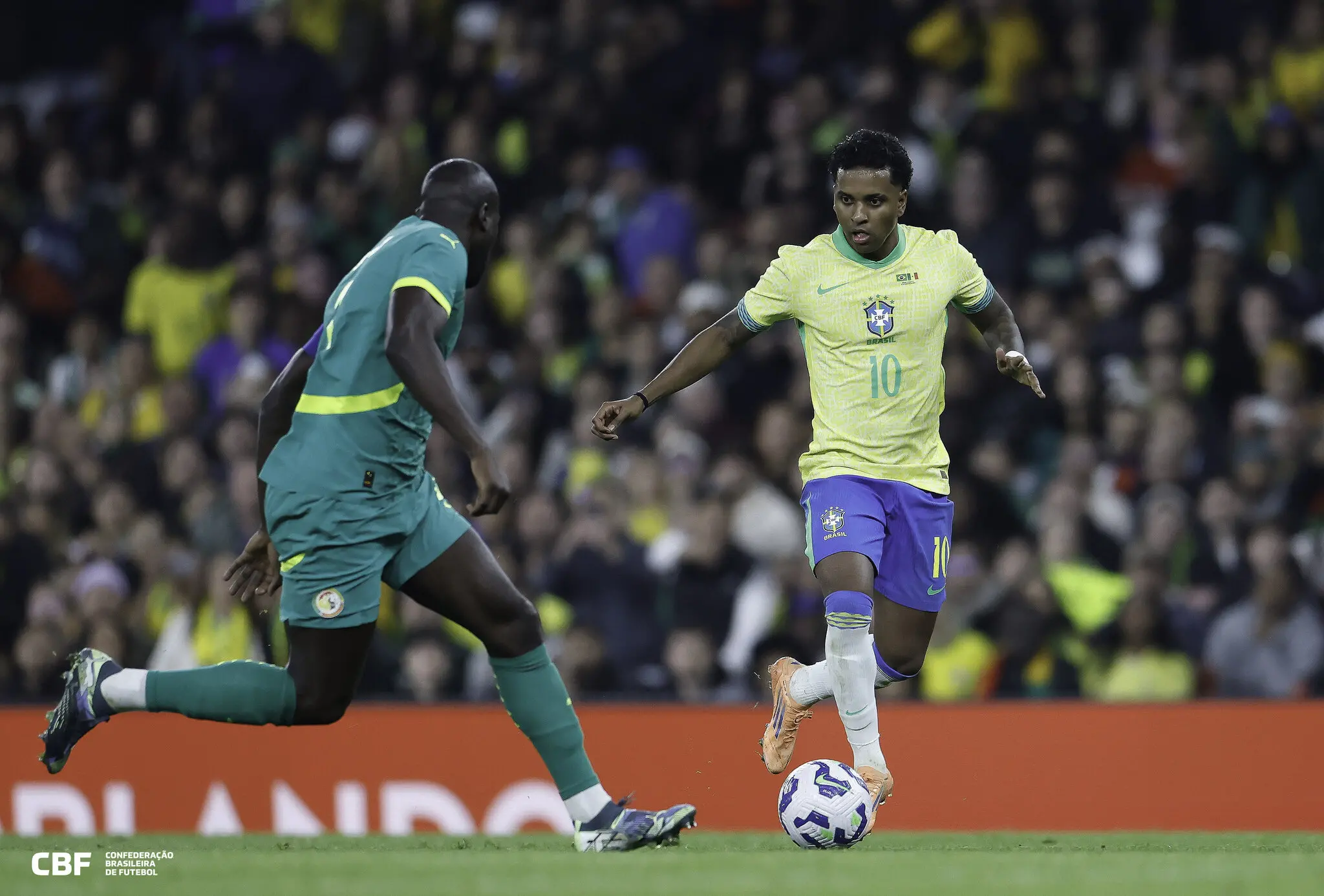 Foto de Rodrygo, jogador da Seleção Brasileira
