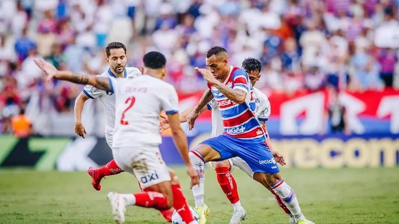 Fortaleza no empate com o Bahia no Castelão.