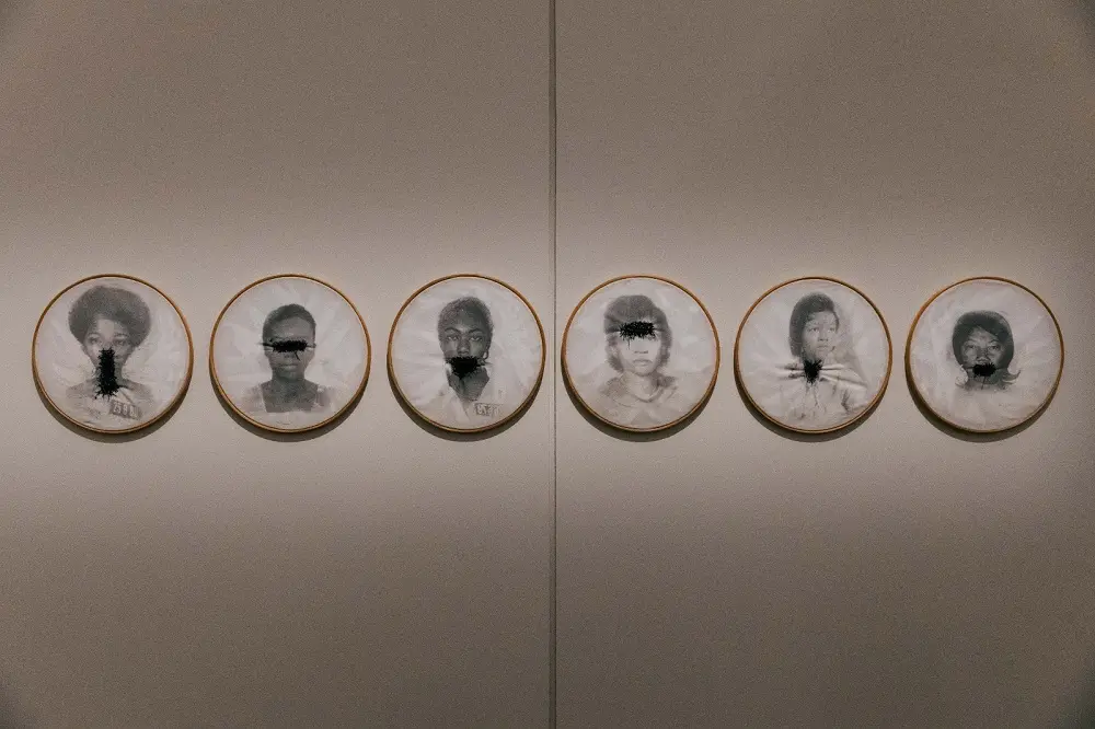 Obra 'Bastidores' (1997), de Rosana Paulino.