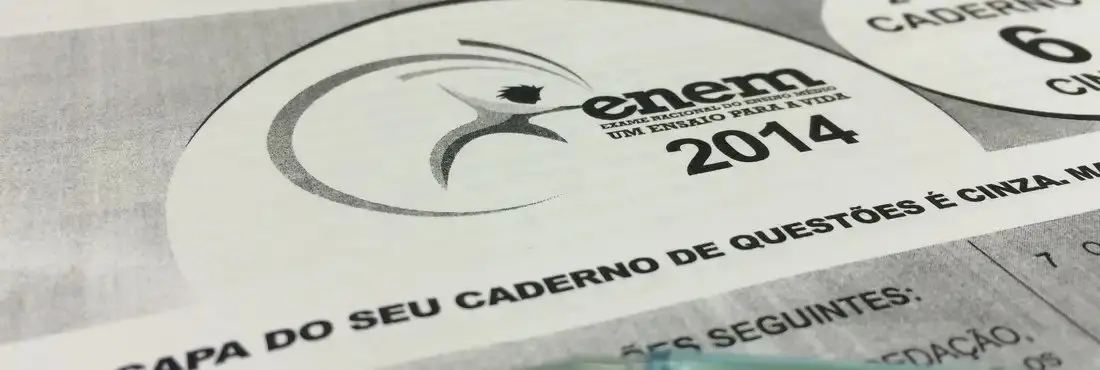 Imagem mostra caderno de questões do Enem 2014.