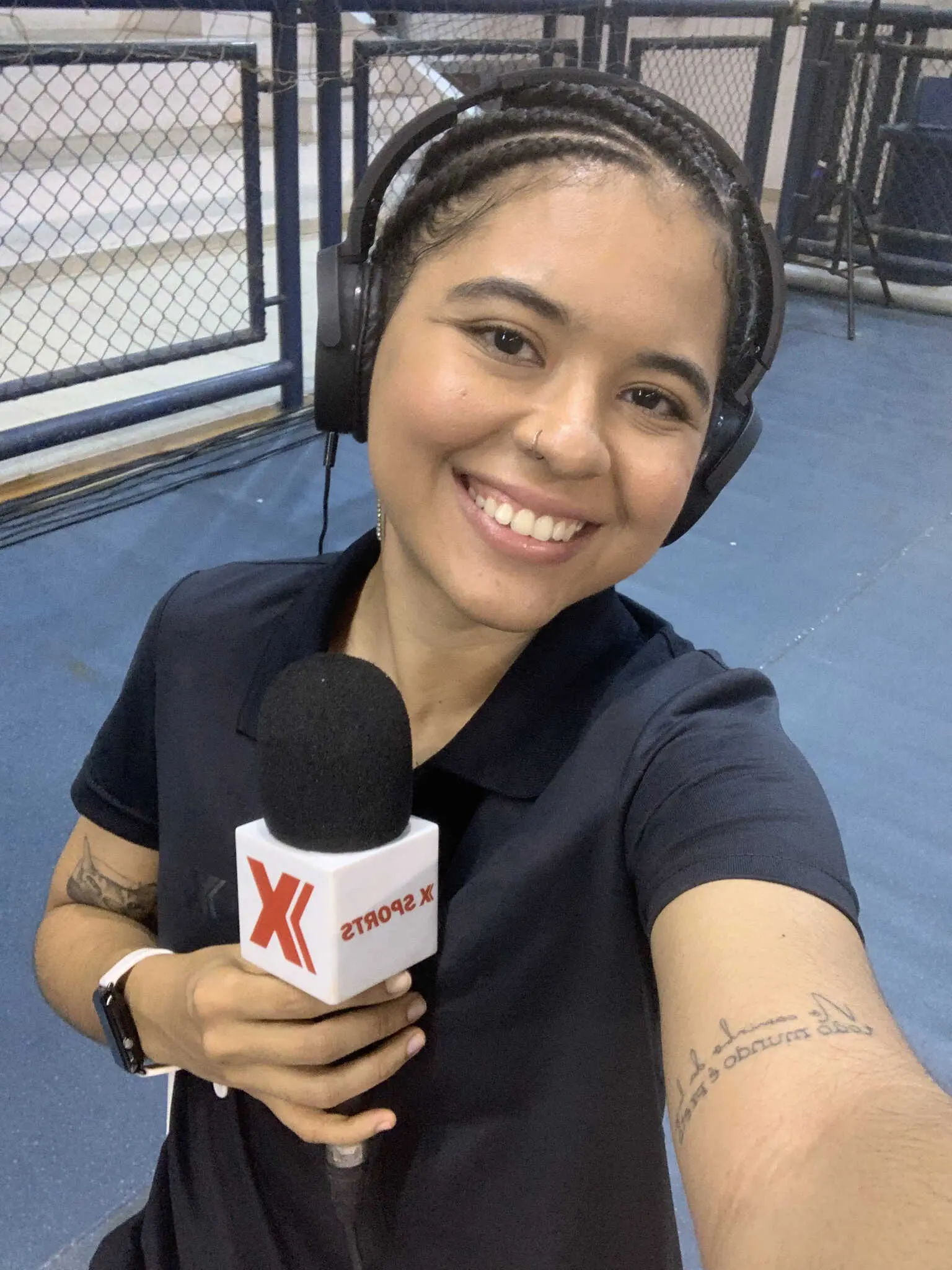 Karoline Tavares cobrindo o NBB