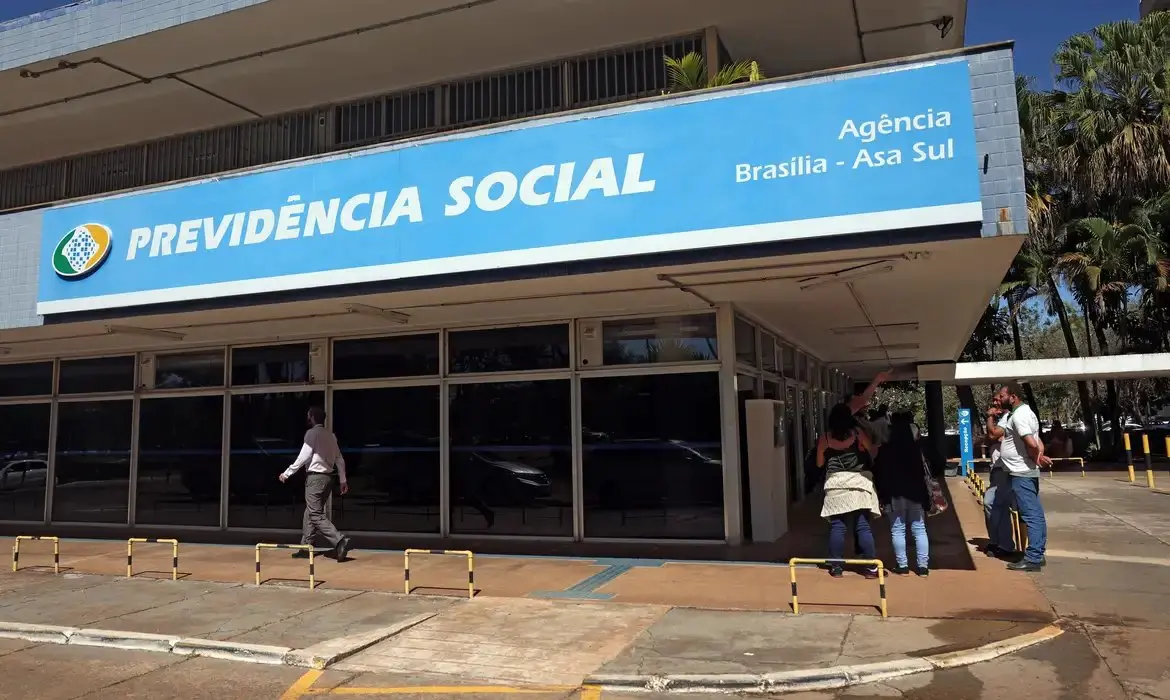 Fachada do prédio da previdência social.