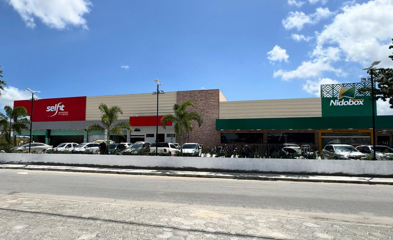 Foto que contém fachada do Nidobox Supermercado em Horizonte.