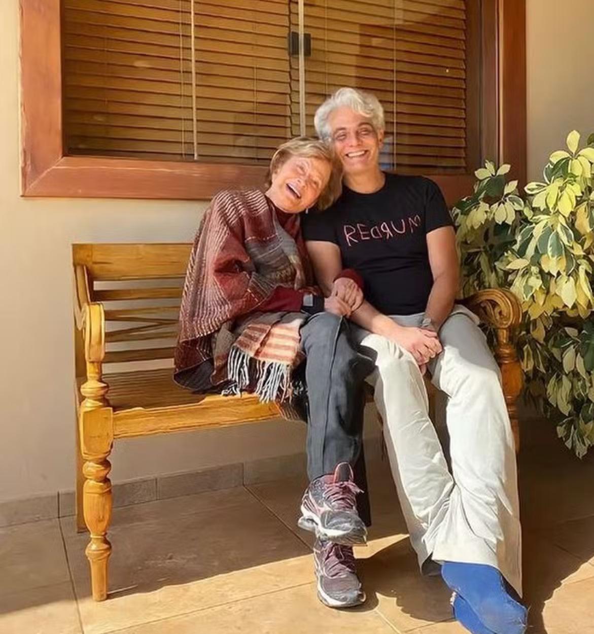 Glória Menezes com o filho, Tarcísio Filho.