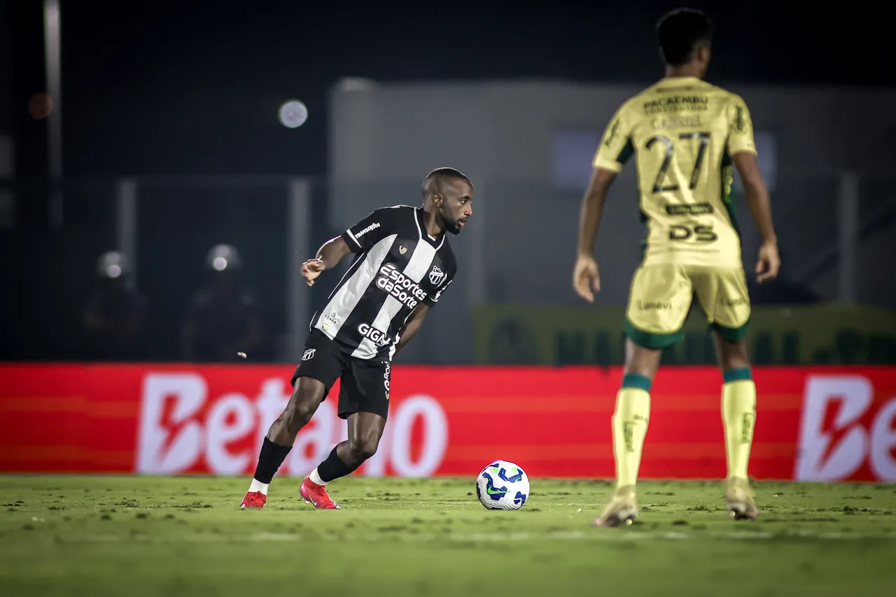O Ceará fez uma partida abaixo da esperada e foi facilmente batido pelo Mirassol